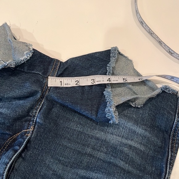 Kut From The Kloth 4” Inseam Mid Rise Shorts Size 4 - Picture 3 of 16